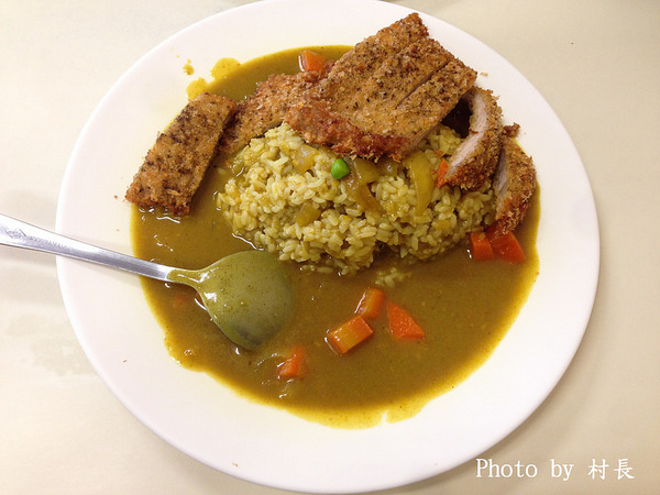 沐川咖哩:【食記】{高雄。新興區}隱身巷弄中的黃色小店。沐川咖哩