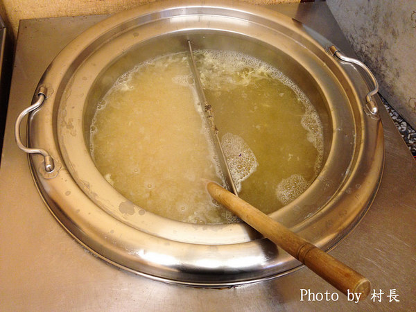 沐川咖哩:【食記】{高雄。新興區}隱身巷弄中的黃色小店。沐川咖哩