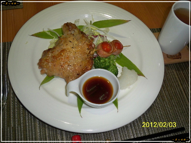 午膳主菜A-雞肉一枚燒佐柚子橙醋醬