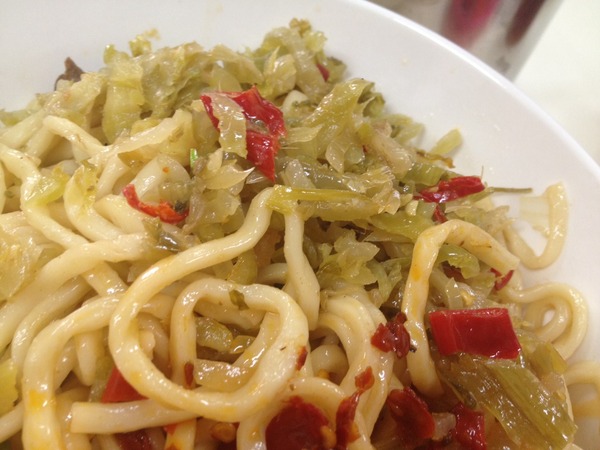 大牛牛肉麵:<小吃>大牛牛肉麵-紅燒湯頭大碗滿意~撐破肚皮也要吃