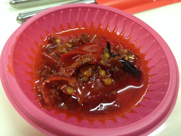 大牛牛肉麵:<小吃>大牛牛肉麵-紅燒湯頭大碗滿意~撐破肚皮也要吃