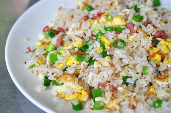 喬品賣炒飯:【高雄】新光路炒飯大排檔.喬品賣炒飯.桑尼瘦不了