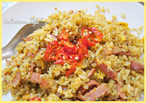 咖哩培根蛋炒飯3