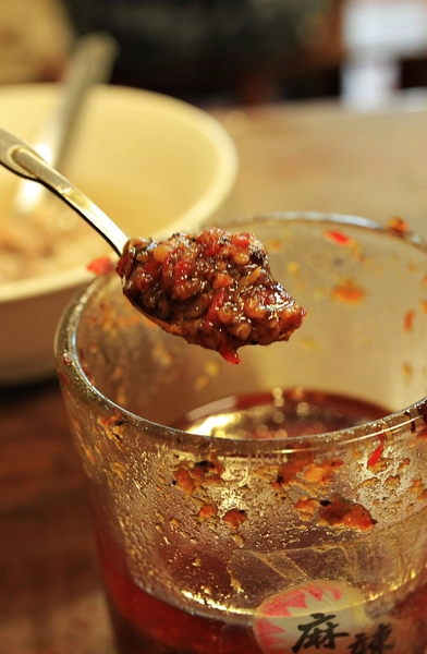 郭家肉粽:【高雄】佬佬也愛的寧采臣豬腳湯.郭家肉粽.桑尼瘦不了