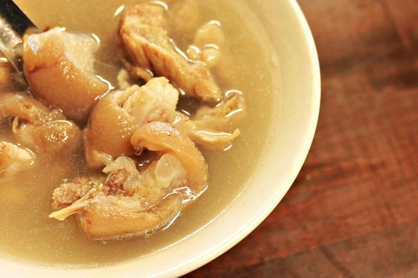 郭家肉粽:【高雄】佬佬也愛的寧采臣豬腳湯.郭家肉粽.桑尼瘦不了