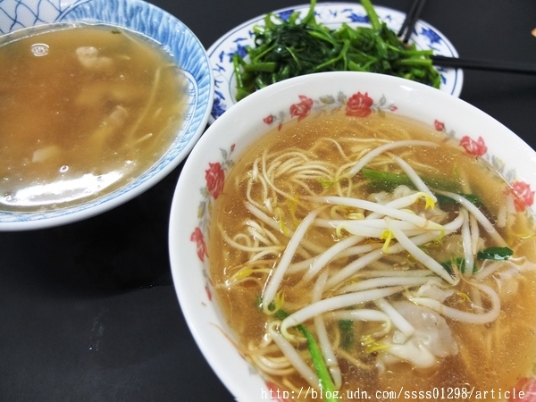 樂卡咪長腳麵專賣店:【美食特搜。高雄鹽埕區】樂卡咪長腳麵專賣店。長居高雄60年 古早味乾麵超推薦 調味簡單人人愛