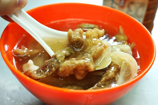 不一樣赤肉羹:【高雄】到旗津吃赤肉看海角八號.不一樣赤肉羹.桑尼瘦不了