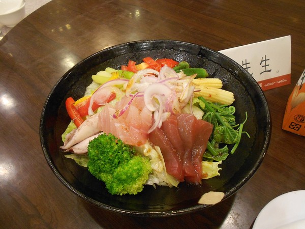 河邊海鮮餐廳(市中店):河邊海鮮餐廳-前金區市中一路276號