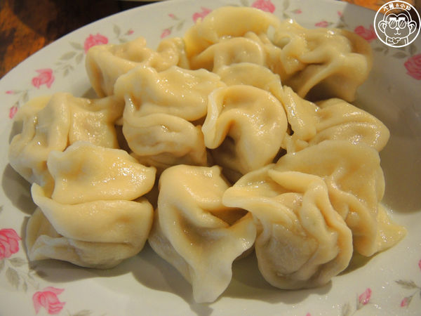 北平龍門客棧餃子館：呷飽祙【台北中正･龍門客棧餃子館】晚上才營業的餃子店