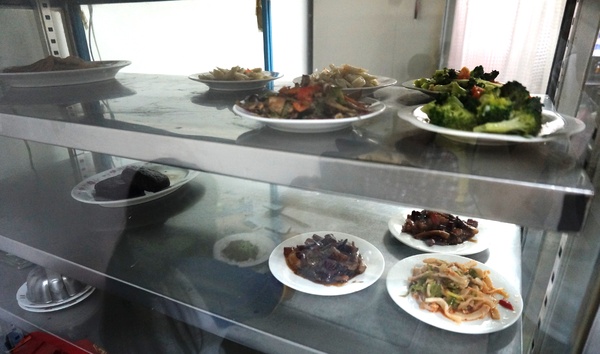 安安小館:安安小館 : 龍鱈水餃手擀皮Q . 現煮玉米濃湯好喝~