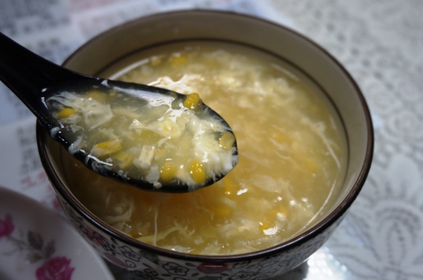 安安小館:安安小館 : 龍鱈水餃手擀皮Q . 現煮玉米濃湯好喝~