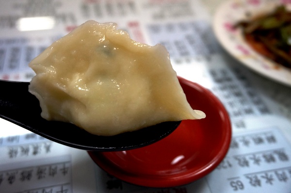 安安小館:安安小館 : 龍鱈水餃手擀皮Q . 現煮玉米濃湯好喝~