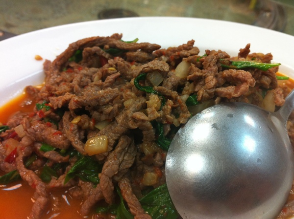 母女の店泰式簡餐(母女的店)：隱密在巷中的美味泰式~~