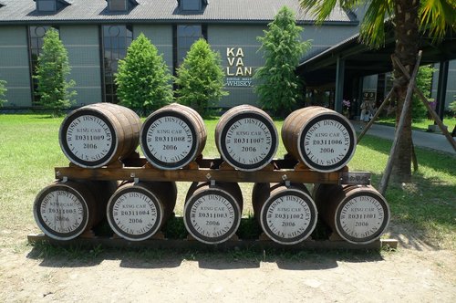 頭城金車城堡咖啡館:【宜蘭旅遊】2012年宜蘭二日遊之金車酒堡