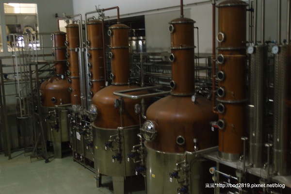 金車威士忌酒廠:【宜蘭員山】金車威士忌酒廠-真的看的到一桶一桶的威士忌,還可以試喝酒唷!