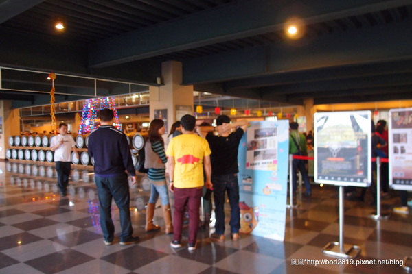 金車威士忌酒廠:【宜蘭員山】金車威士忌酒廠-真的看的到一桶一桶的威士忌,還可以試喝酒唷!