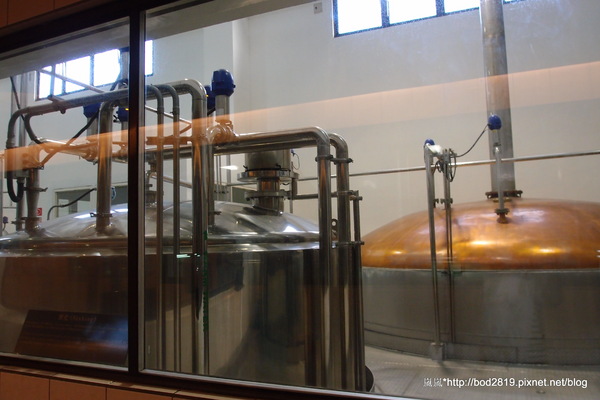 金車威士忌酒廠:【宜蘭員山】金車威士忌酒廠-真的看的到一桶一桶的威士忌,還可以試喝酒唷!