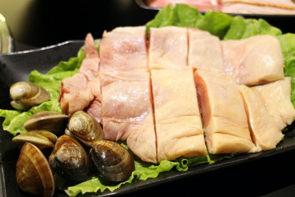 宮綺火鍋：【羽諾食記】宮綺308昆布鍋~公館捷運站美食●精緻鍋物●食材嚴選