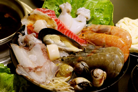 宮綺火鍋：【羽諾食記】宮綺308昆布鍋~公館捷運站美食●精緻鍋物●食材嚴選