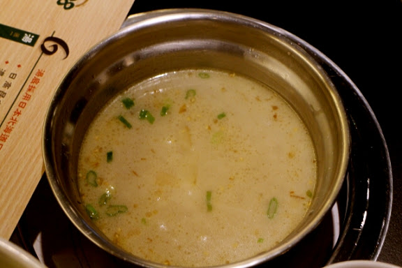 宮綺火鍋：【羽諾食記】宮綺308昆布鍋~公館捷運站美食●精緻鍋物●食材嚴選