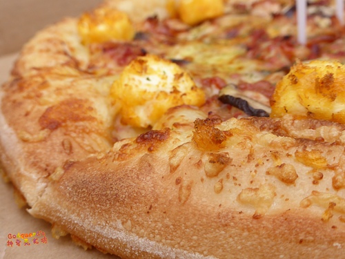必勝客 Pizza Hut：(食記)[必勝客Pizza Hut](文末抽獎!!!)粉絲街頭cheese趴~皇家起司7重奏
