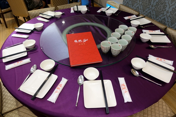 蘇杭餐廳(濟南店)：(胖樺食記)濟南路美食/台灣大學校友會館「蘇杭餐廳」/道地上海桌菜適合多人來訪/捷運善導寺/台北車站