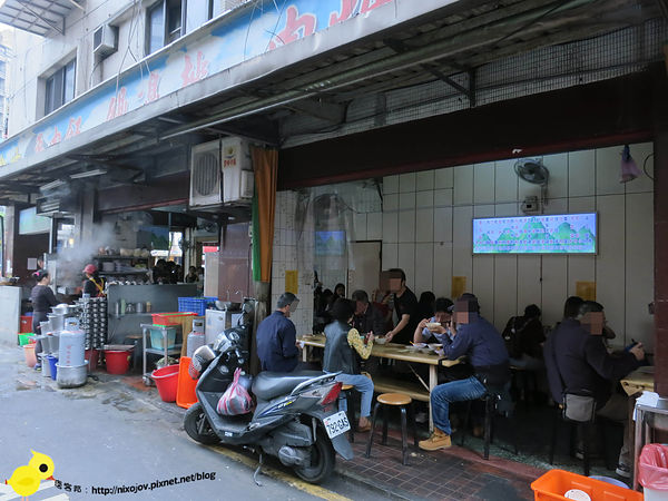 【台北】金峰滷肉飯-香而濃郁的好味道-滷肉飯-排骨湯