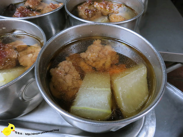 【台北】金峰滷肉飯-香而濃郁的好味道-滷肉飯-排骨湯