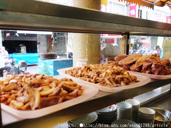 阿松割包：【台南中西區】阿松割包。台南永樂市場明星級小吃店