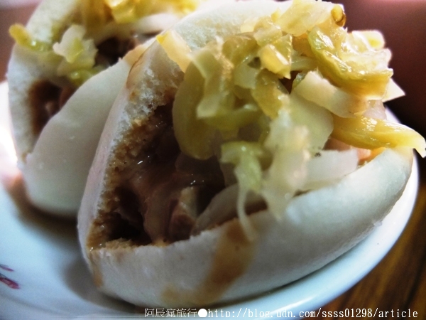 阿松割包：【台南中西區】阿松割包。台南永樂市場明星級小吃店