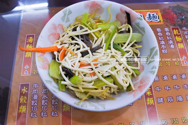 源興清燉牛肉麵：【景美 | 源興牛肉麵】清燉湯頭甘美 在地20年老店