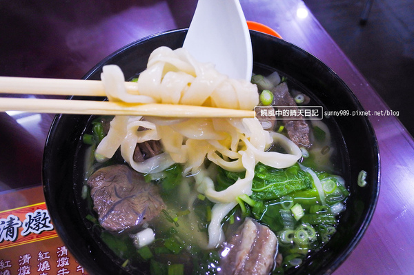 源興清燉牛肉麵：【景美 | 源興牛肉麵】清燉湯頭甘美 在地20年老店
