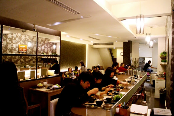 偵軒日式精緻小火鍋：【羽諾食記】偵軒精緻日式小火鍋●萬隆店●萬隆捷運站美食