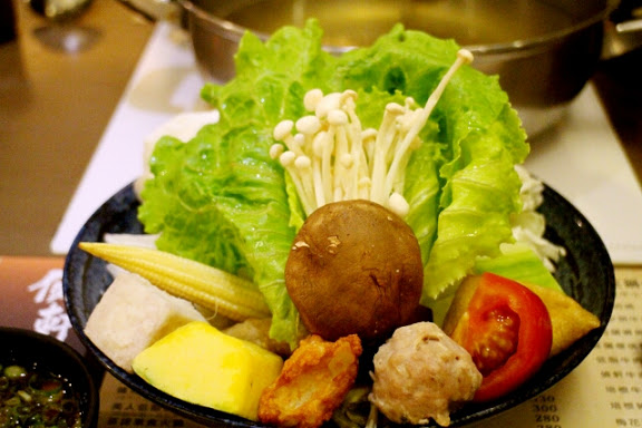 偵軒日式精緻小火鍋：【羽諾食記】偵軒精緻日式小火鍋●萬隆店●萬隆捷運站美食