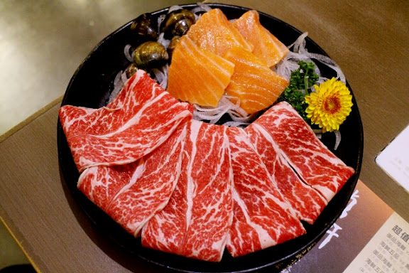 偵軒日式精緻小火鍋：【羽諾食記】偵軒精緻日式小火鍋●萬隆店●萬隆捷運站美食