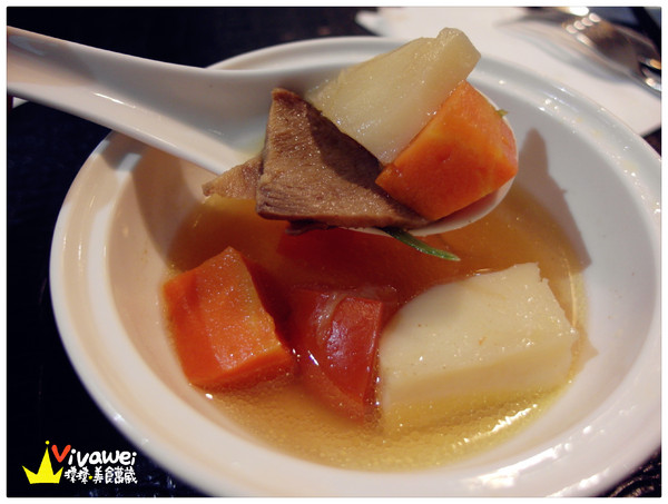 青山食藝料理餐廳:宜蘭市|精緻且充滿創意的無菜單料理『青山食藝料理餐廳』