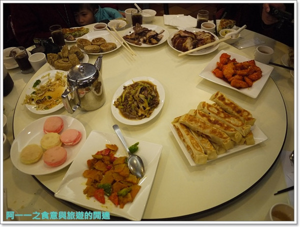 北平都一處：台北信義 北平都一處 蔥油餅&酸菜白肉湯～北方麵點豪華春酒