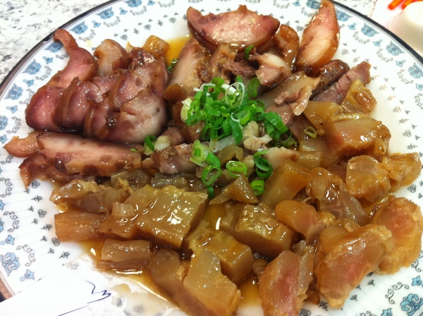 南村小吃店(小凱悅)：好吃~有個性的服務~但還是想再去吃~~