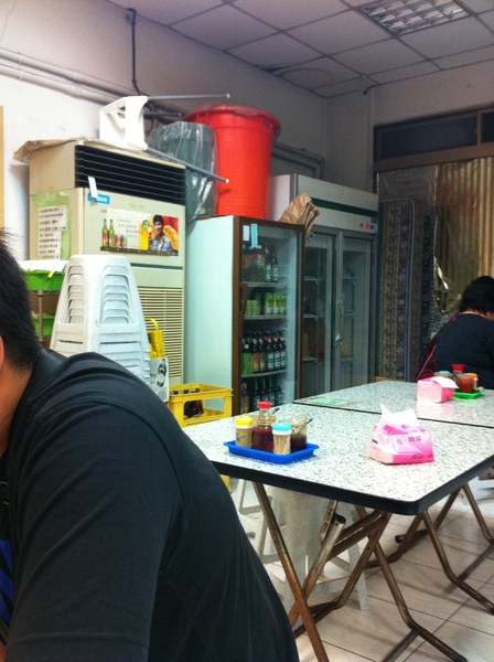 南村小吃店(小凱悅)：好吃~有個性的服務~但還是想再去吃~~