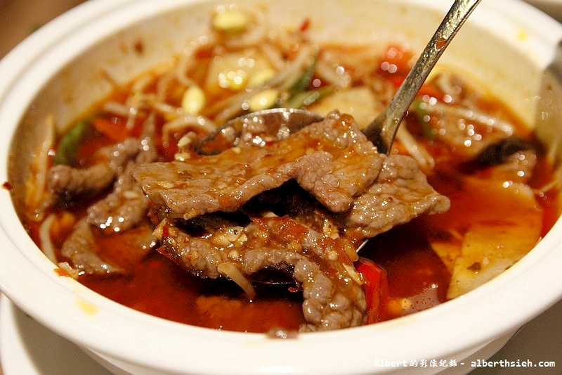 台北信義.Kiki餐廳:水煮牛肉JPG (1)