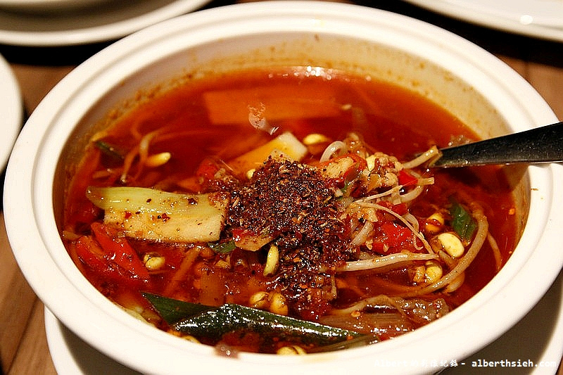 台北信義.Kiki餐廳:水煮牛肉JPG (2)