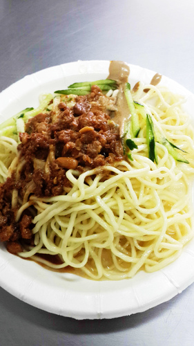 邱記涼麵:【羽諾食記】邱記涼麵