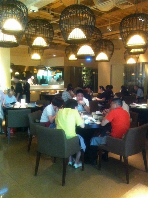 日式風格的座位乾淨安靜 - 信義區的牡丹園)