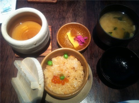 烏魚子炒飯 - 信義區的牡丹園)