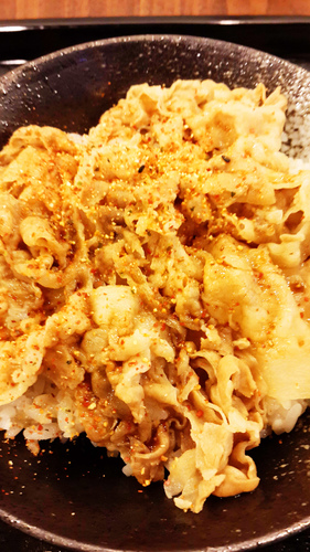 吉野家(市府店)：【羽諾食記】吉野家