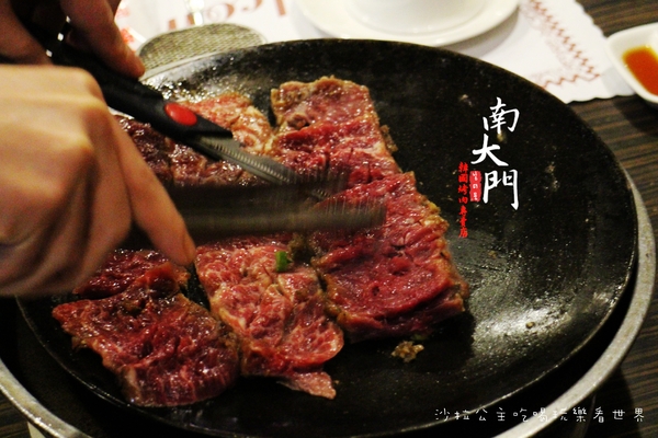 南大門韓國烤肉專賣店:食尚玩家介紹『南大門韓國烤肉專賣店』中山老店/林森北/七條通/宵夜