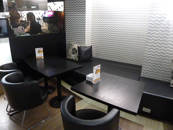 25號廚房：[台北 五分埔]25號廚房 大口吃漢堡，享受吮指美味