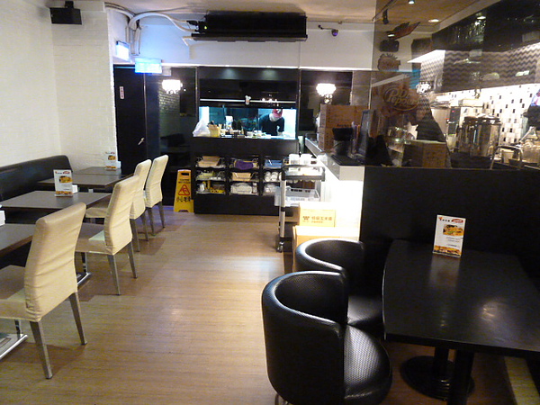 25號廚房：[台北 五分埔]25號廚房 大口吃漢堡，享受吮指美味