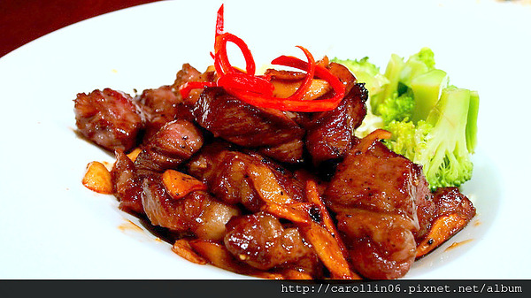 Lacuz新泰食(信義寶麗店):【食記】價格頗一般的《Lacuz 泰式料理》BELLAVITA店