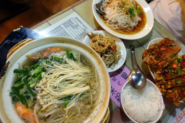 滇味廚房(永吉店):(胖樺食記)捷運市政府站平價必吃美食「滇味廚房」,雲南小吃道地美味/吉林路/椒麻雞/過橋米線